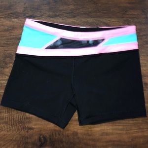 Ivivva pink and black spotlight short